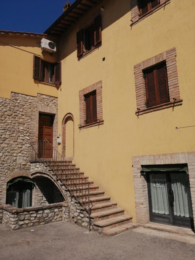 Sulle Orme Di Francesco Appartamento Blu Bastia Umbra Eksteriør bilde