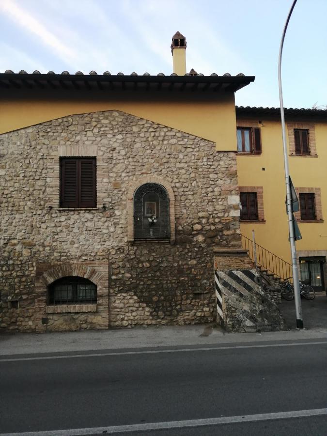 Sulle Orme Di Francesco Appartamento Blu Bastia Umbra Eksteriør bilde